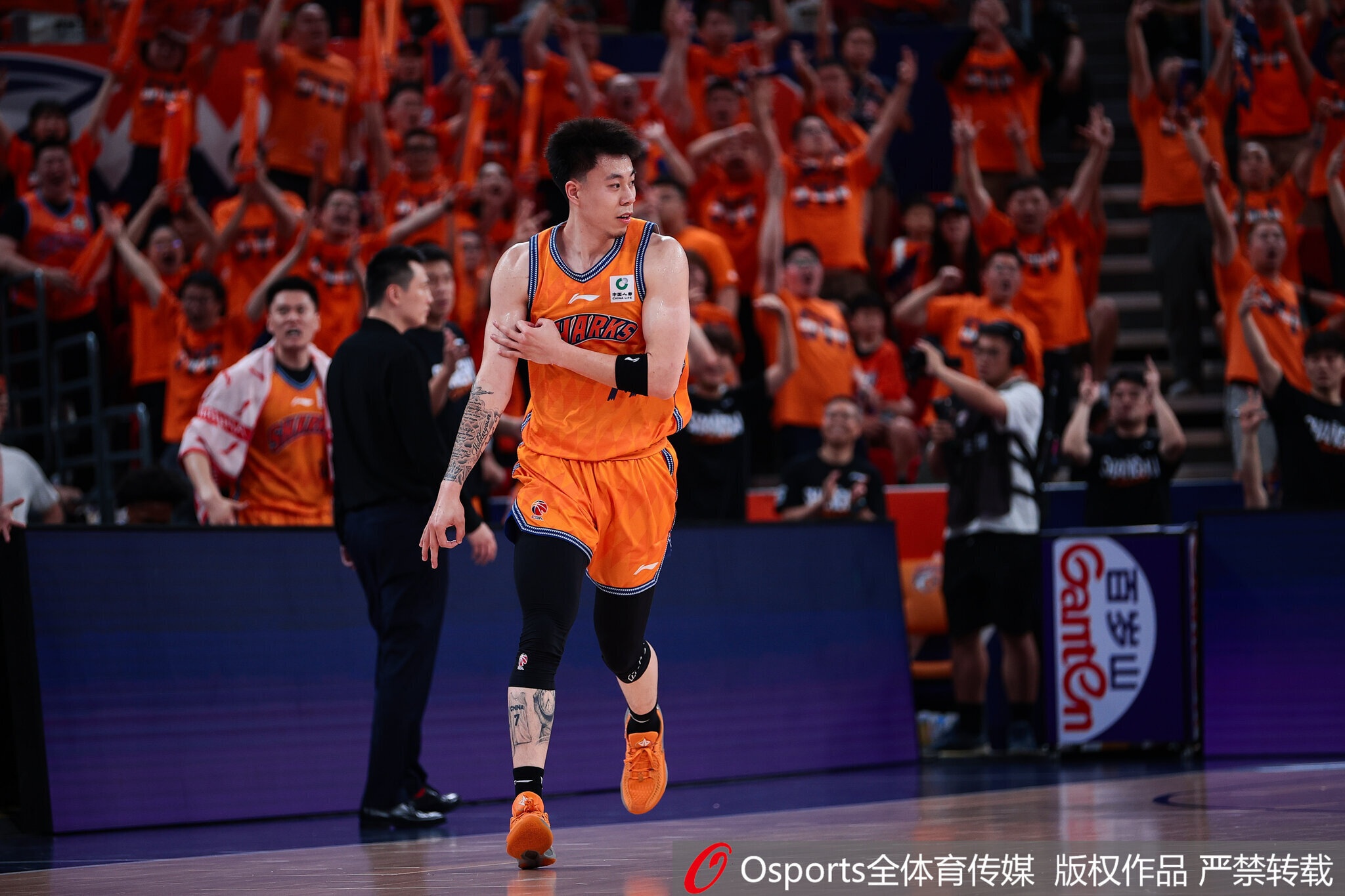 MK体育官方网站-媒体人：赵睿/周琦/胡明轩等人落选有各自原因 张镇麟则令人意外